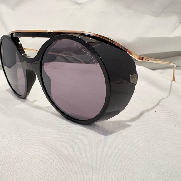 NEW! DITA NACHT ONE DTS 108; BALCK WITH GOLD FRAME GREY GRADIENT LENS - Picture 2 of 7